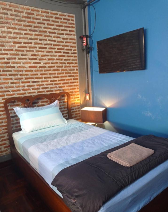 Baan Mae Khian Cafe & Boutique Hotel 大城 外观 照片